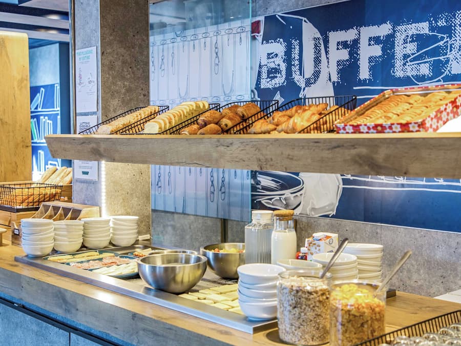 Café da manhã com buffet todos os dias (EUR 9 por pessoa)