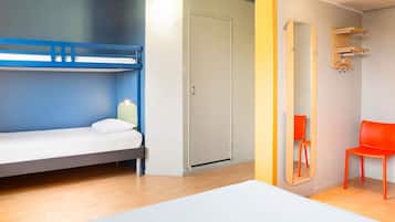 Family Room, Multiple Beds | Desk, blackout curtains, free WiFi, bed sheets