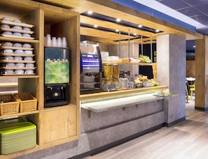 Morgenmadsbuffet hver dag (8.90 EUR pr. person)