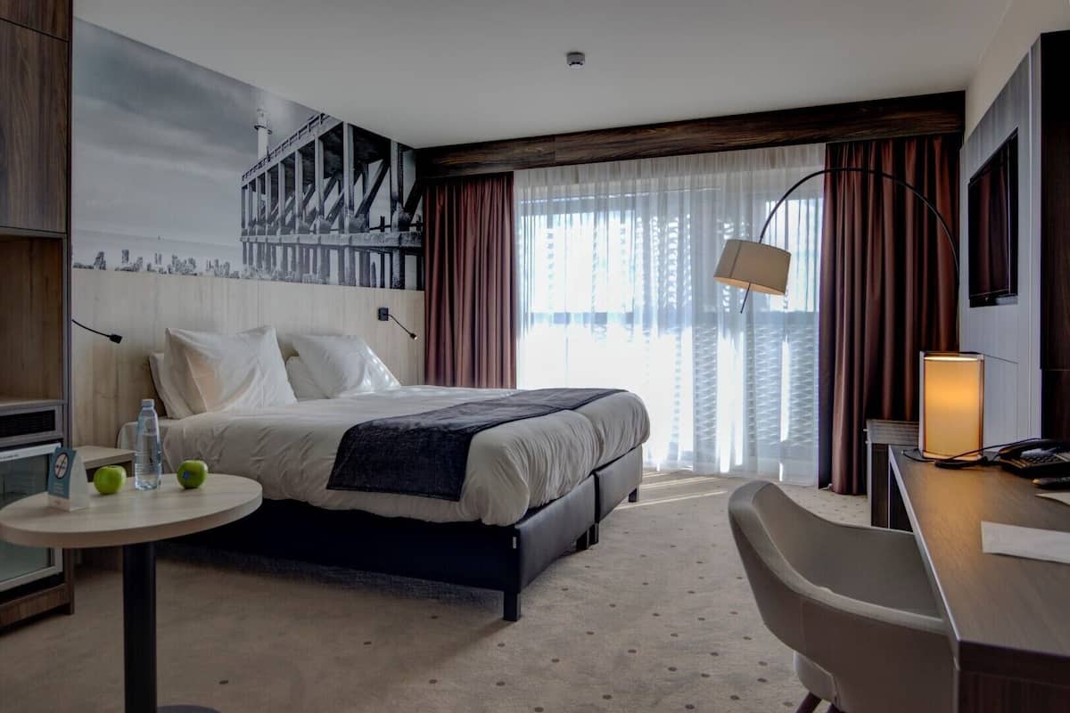 Superior Room, 1 Double Bed | Minibar, in-room safe, desk, soundproofing