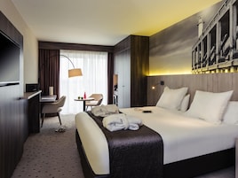 Minibar, in-room safe, desk, soundproofing