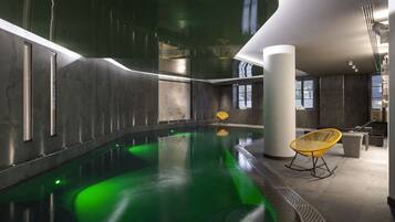 Indoor pool, pool loungers