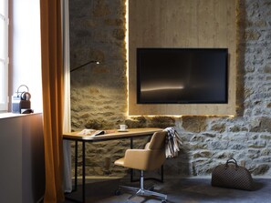 Junior Suite, 1 Queen Bed with Sofa bed | In-room safe, desk, soundproofing, iron/ironing board - Novotel Saint-Brieuc Centre Gare (Saint-Brieuc)
