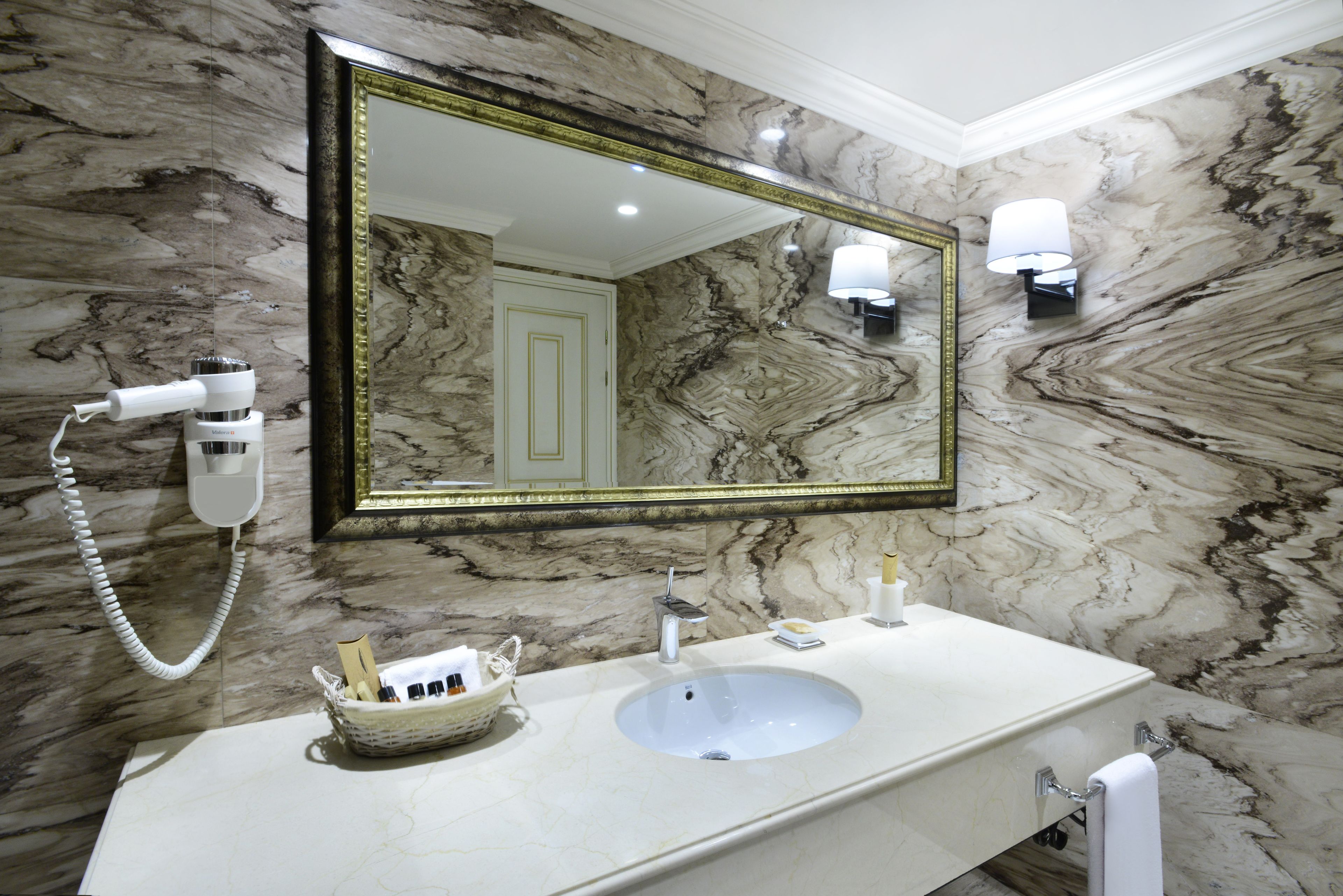 shower, free toiletries, hair dryer, slippers