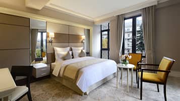 Family Room, 2 Bedrooms | 1 bedroom, minibar, in-room safe, desk