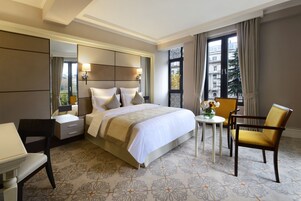 Fjölskylduherbergi - 2 svefnherbergi (New building) | 1 svefnherbergi, míníbar, öryggishólf í herbergi, skrifborð