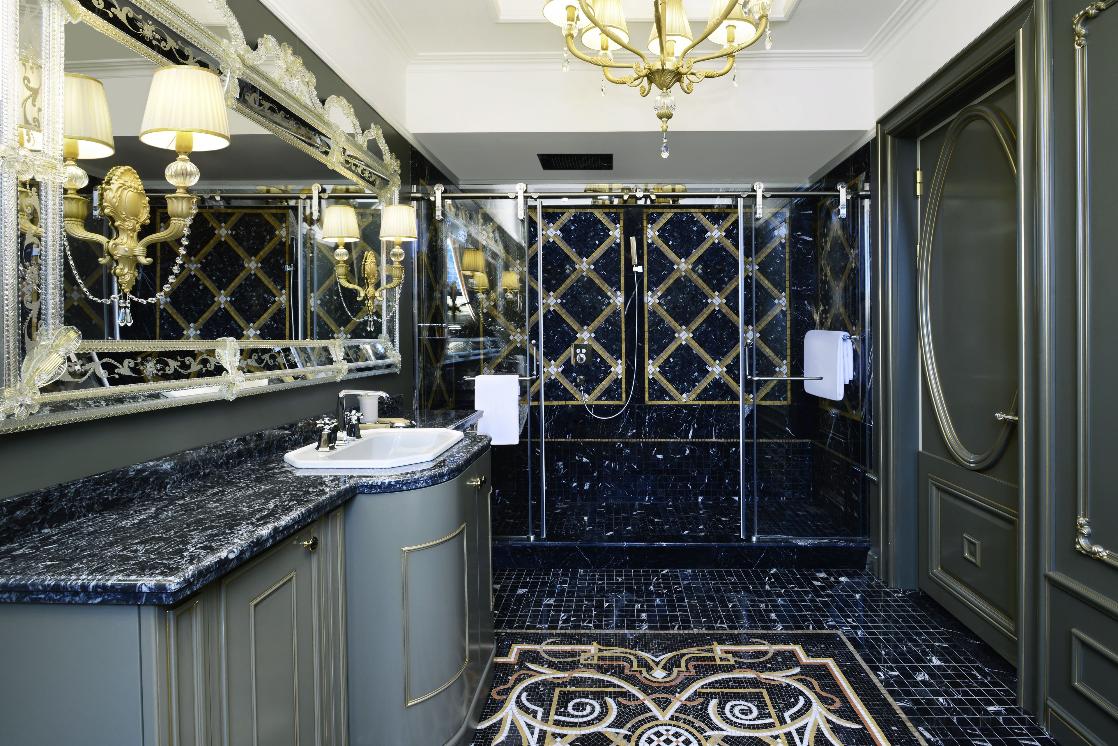 royal suite, 3 bedrooms (new building) | bathroom | shower, free toiletries, hair dryer, slippers