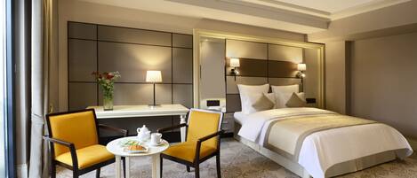 Chambre Premier double (New building) | 1 chambre, minibar, coffre-fort, bureau