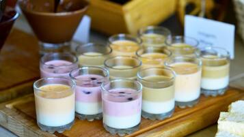 ๋งค์ผ ์๊ตญ์ ๋ฌด๋ฃ ์์นจ ์์ฌ ํฌํจ