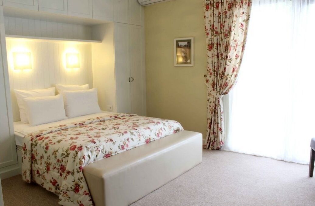 Minibar, in-room safe, desk, blackout drapes