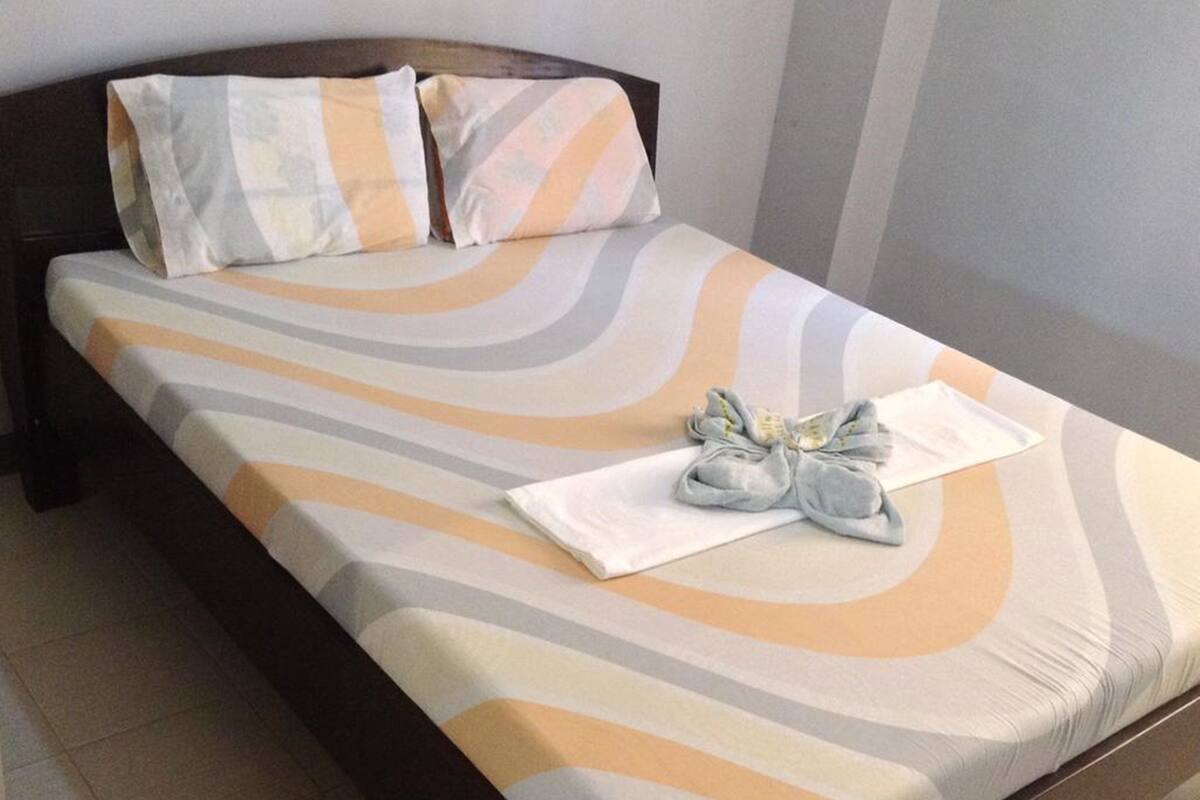 Standard Double Room | Desk, iron/ironing board, free WiFi