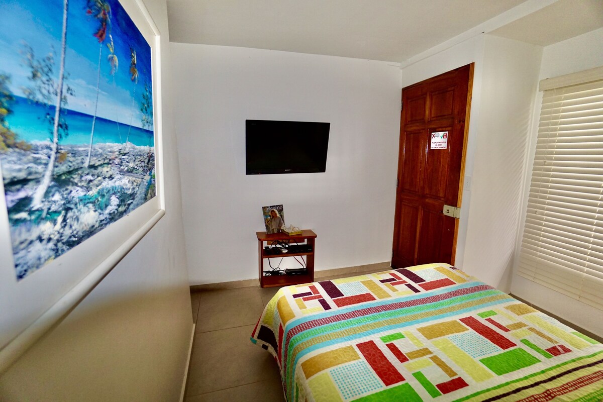Chambre Standard, 1 lit double, vue piscine | Coffres-forts dans les chambres