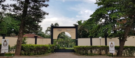 Entrée de l’hébergement