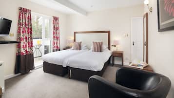 Double or Twin Room, Balcony ( Room 7 Ground Floor) | Työpöytä, pimennysverhot, silitysrauta/-lauta, ilmainen Wi-Fi