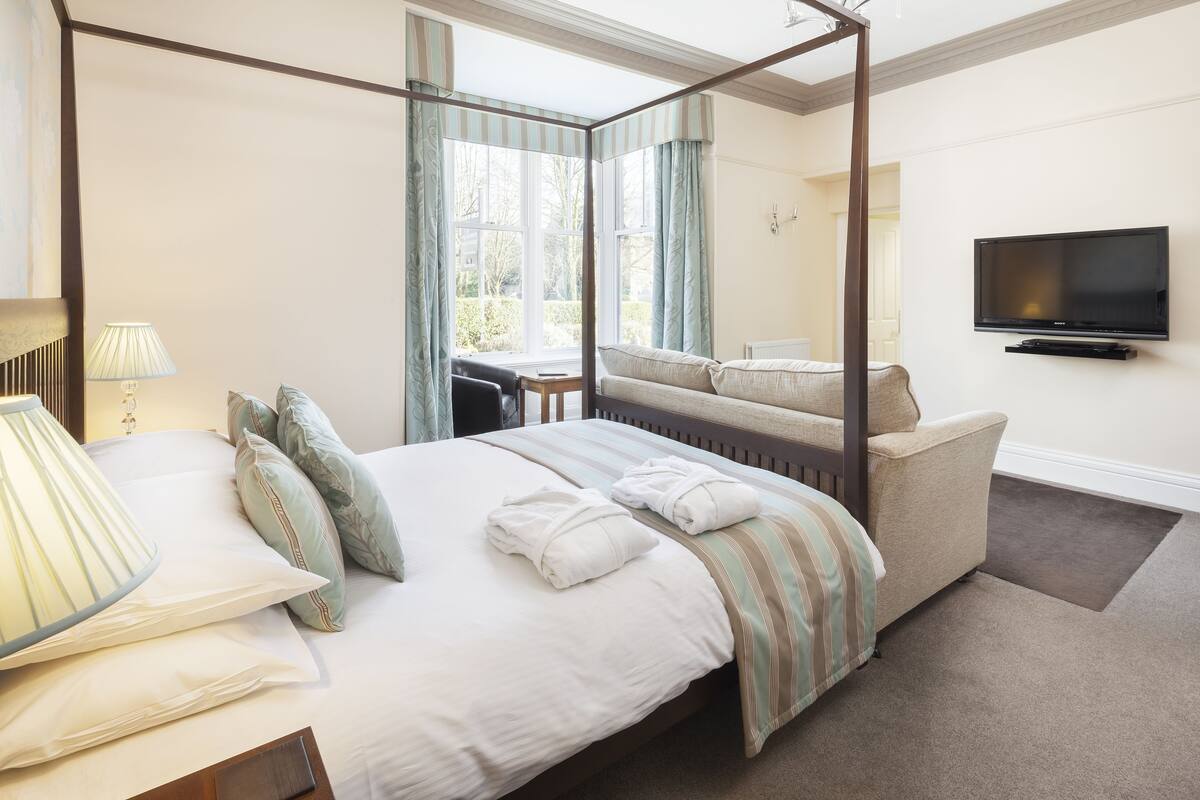 Deluxe Double Room (Room 11 Ground Floor) | Desk, blackout drapes, iron/ironing board, WiFi (free)