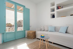 Superior House, 2 Bedrooms | Living area