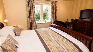 Superior Double Room | Premium bedding, desk, iron/ironing board, rollaway beds