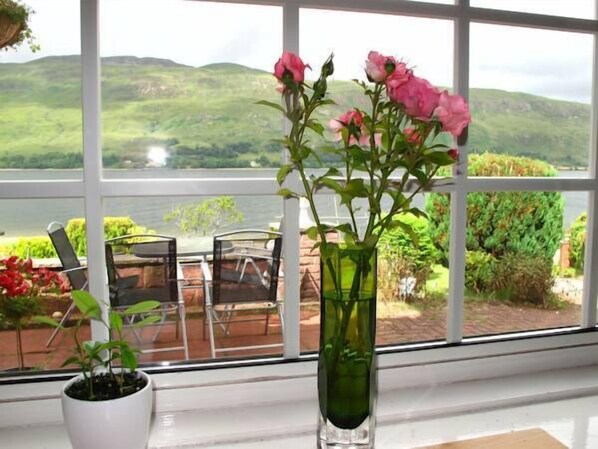 Free daily full breakfast