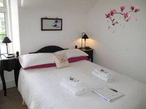 Standard Double Room | Premium bedding, iron/ironing board, free WiFi - Alba B&B (Fort William)
