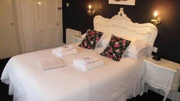 Premium bedding, iron/ironing board, free WiFi