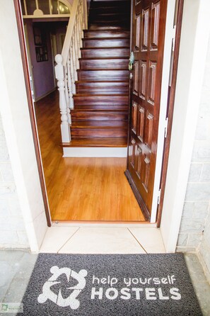 Entrada al alojamiento