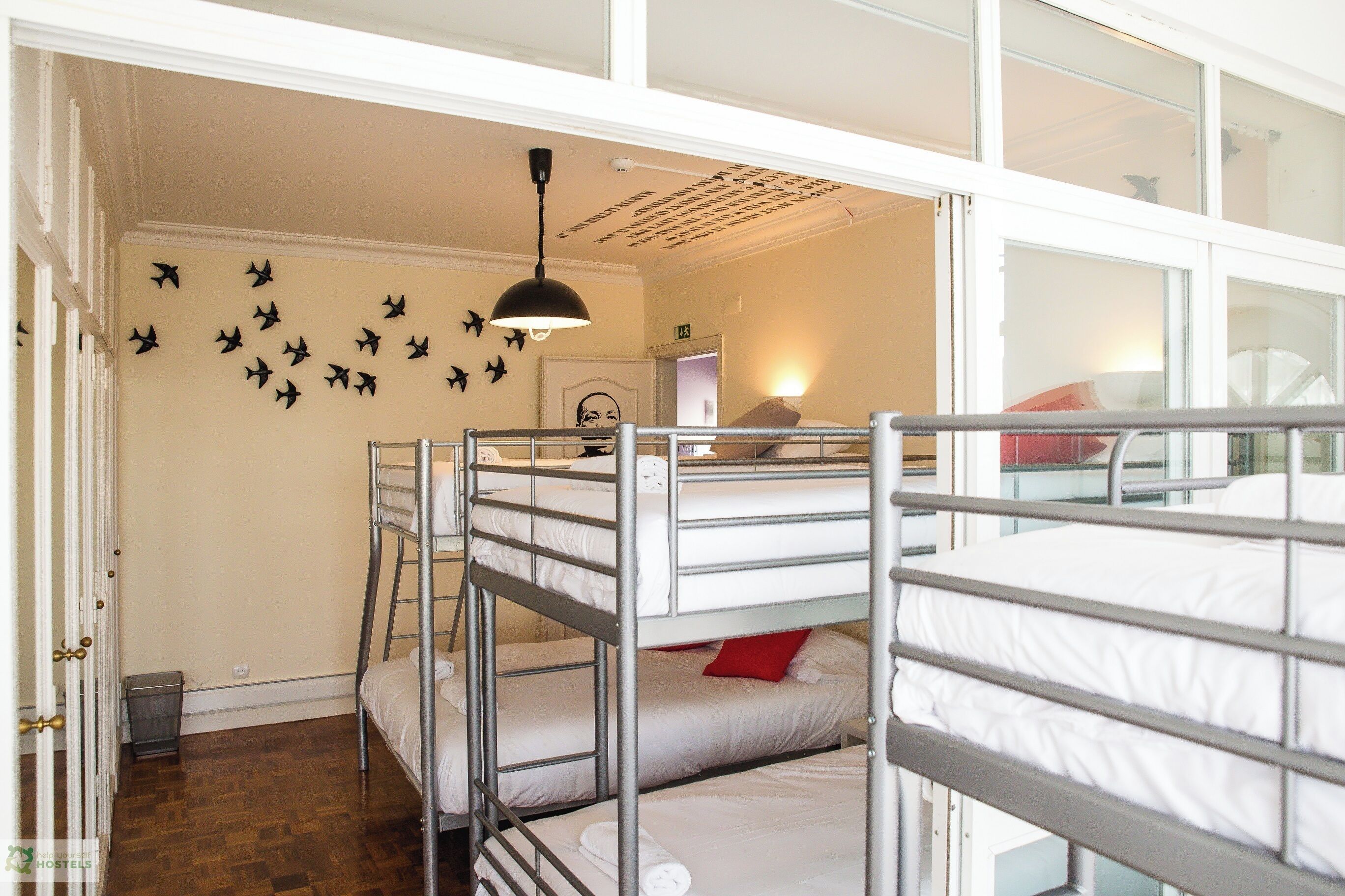 Photo - Help Yourself Hostels - Carcavelos Coast