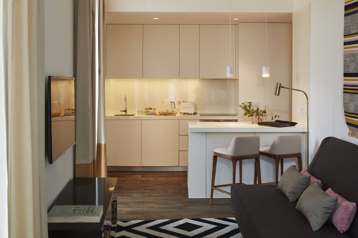 suite, 1 bedroom | 2 bedrooms, minibar, in-room safe, individually decorated