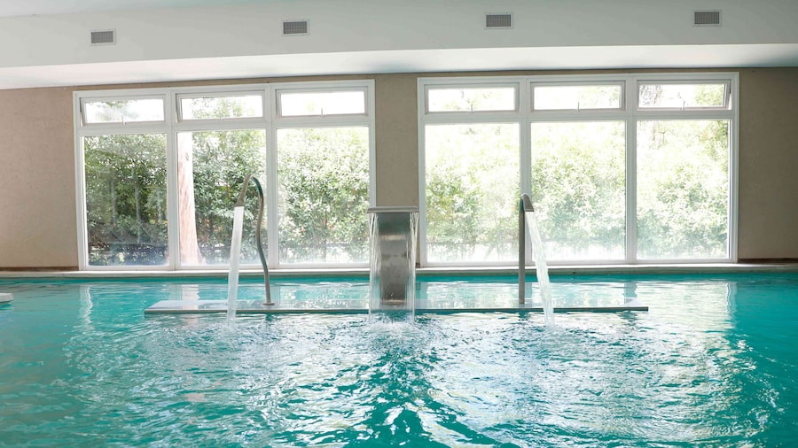 Howard Johnson by Wyndham Escobar Hotel