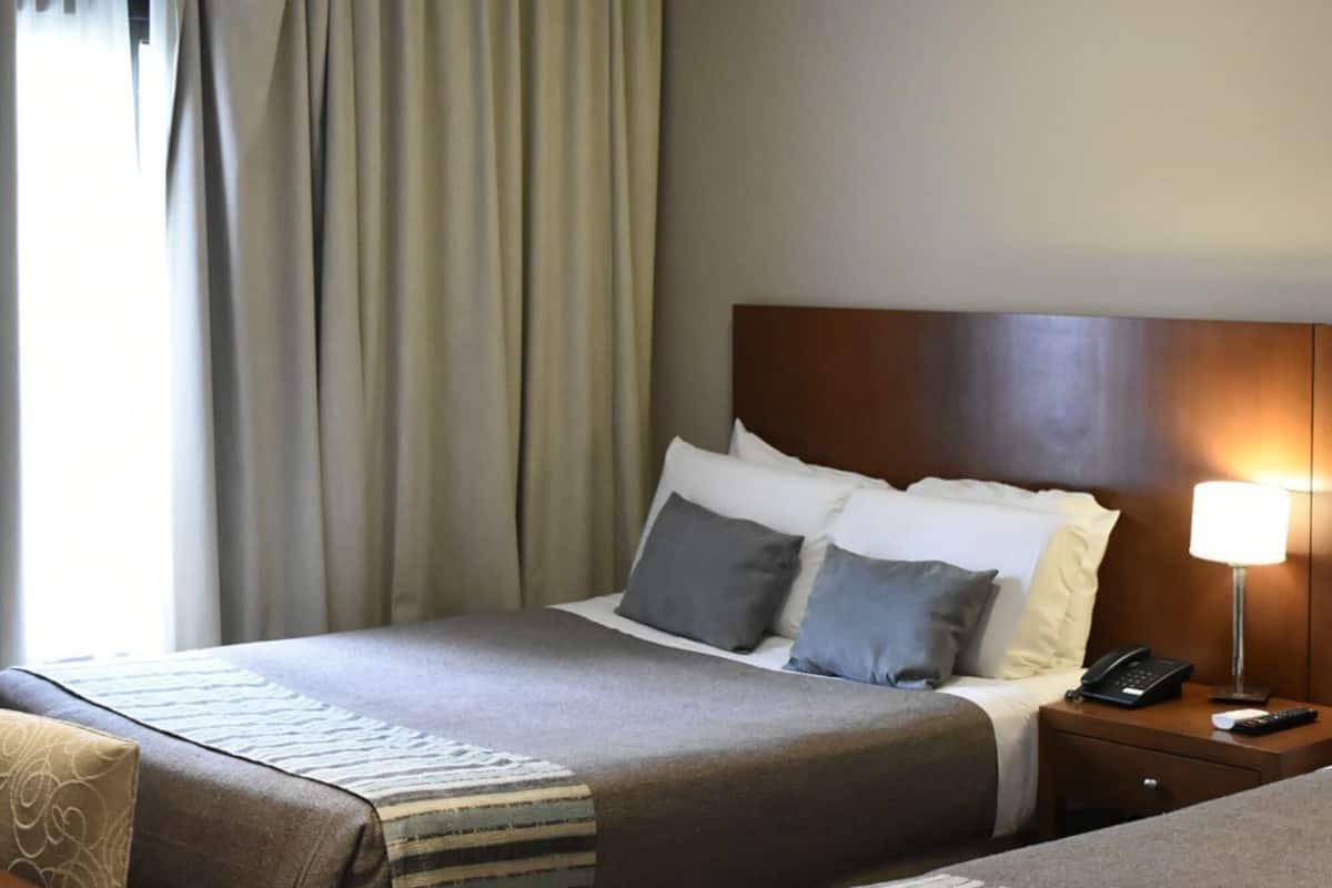 Minibar, in-room safe, desk, iron/ironing board