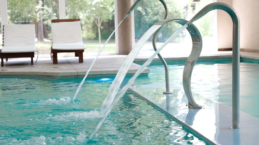 Howard Johnson by Wyndham Escobar Hotel