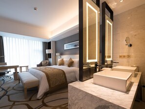 Schallisolierte Zimmer, kostenloses WLAN, Wecker, Rollstuhlgeeignet