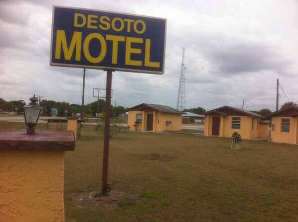 Front of property - Desoto Motel (Arcadia)