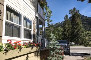 Exterior detail - Abram Inn & Suites (Ouray)