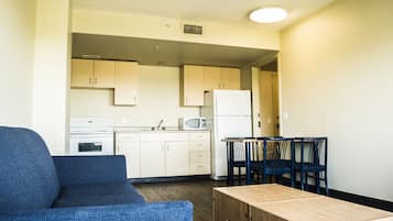 Apartment, 4 Bedrooms (Double Bed) | Living area