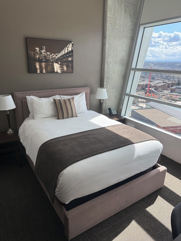 Bureau, fer et planche à repasser, Wi-Fi gratuit, draps fournis