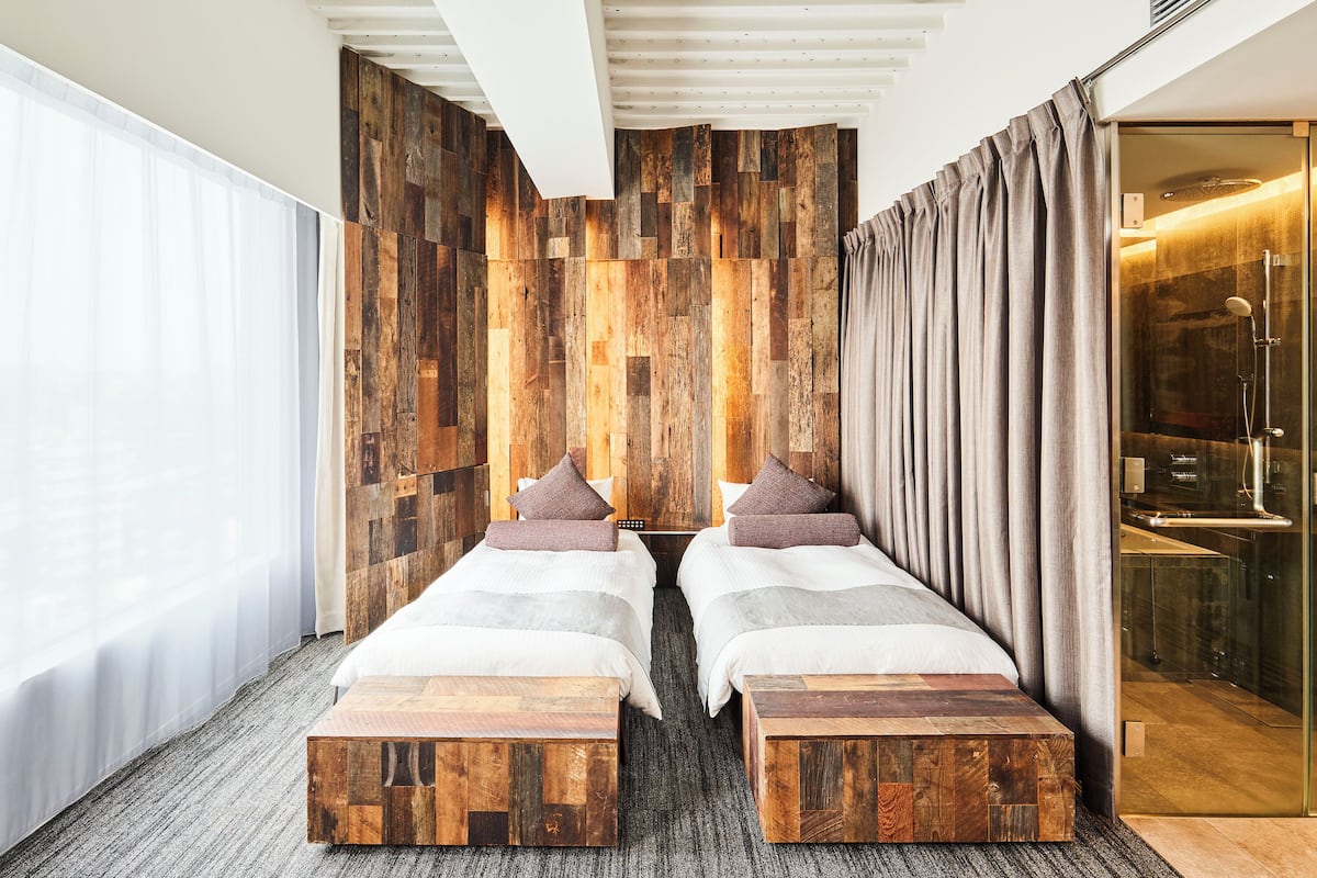 Suíte galeria, para não fumantes (Atelier Suite) | 1 quarto, roupas de cama premium, edredons de pluma, cofres nos quartos