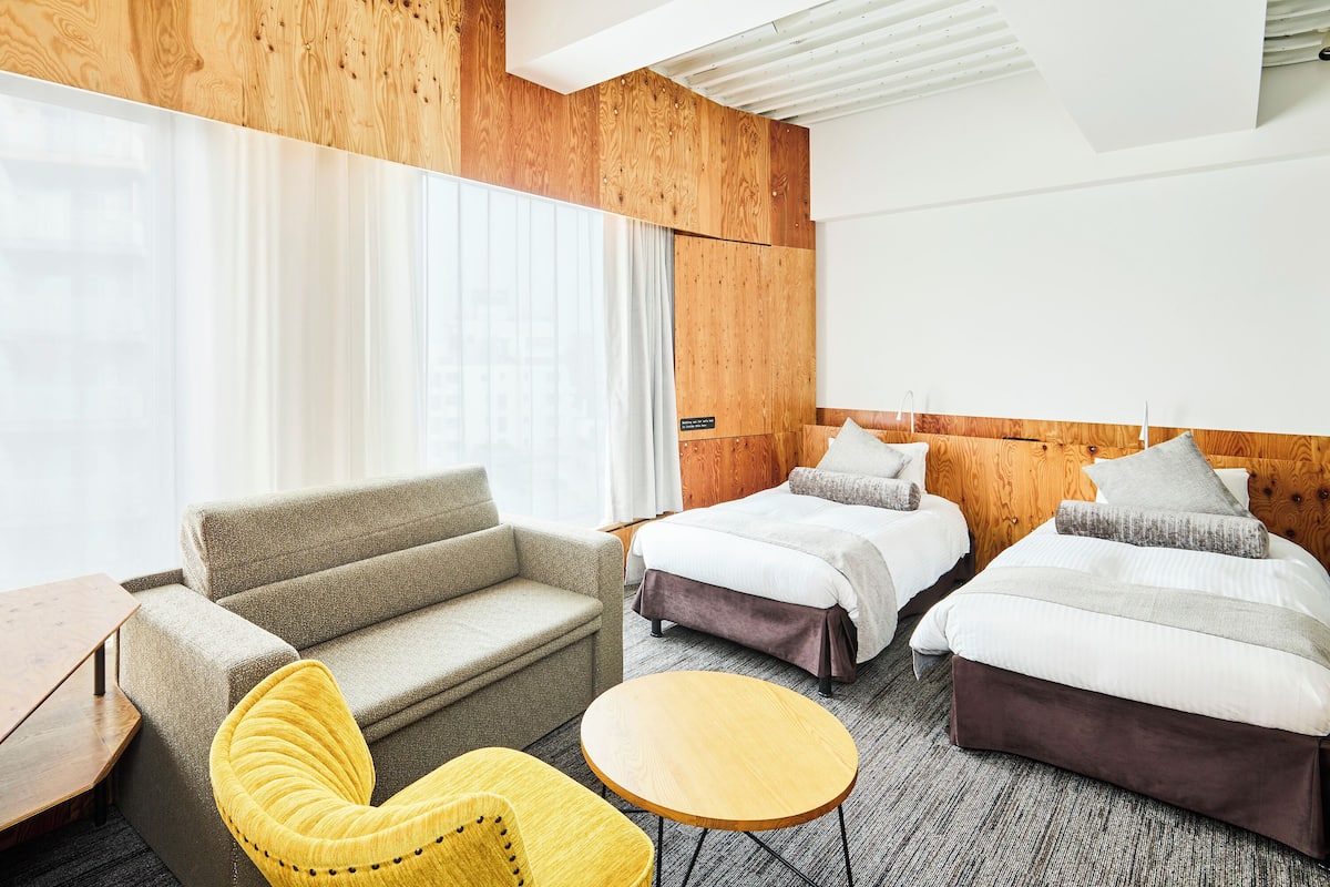 Quarto duplo luxo, para não fumantes | 1 quarto, roupas de cama premium, edredons de pluma, cofres nos quartos