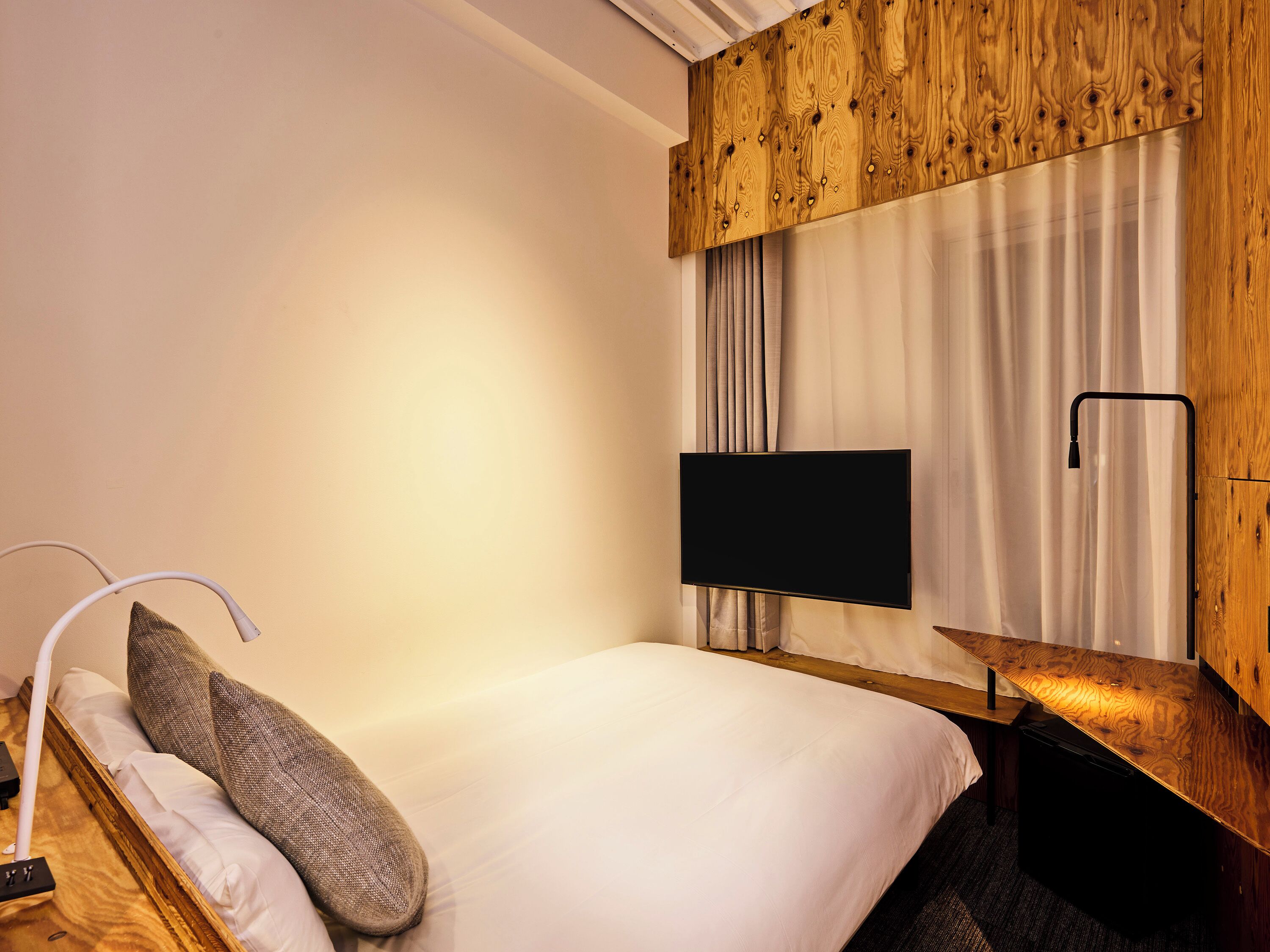 Chăn bông, két bảo mật tại phòng, màn/rèm cản sáng 