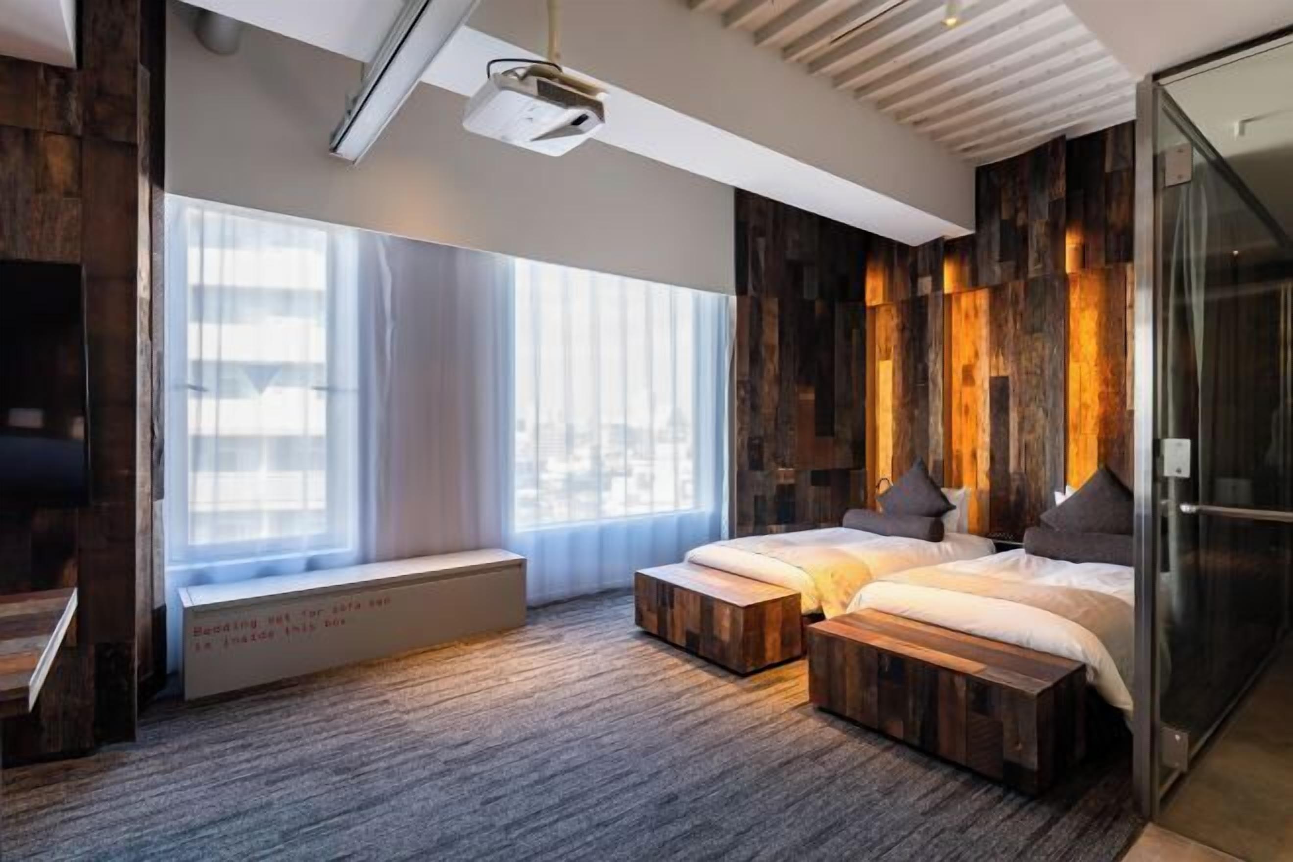 Down comforters, in-room safe, blackout drapes, free WiFi