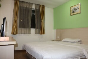 Minibar, in-room safe, desk, blackout drapes - Yixin Business Hotel (Guangzhou)