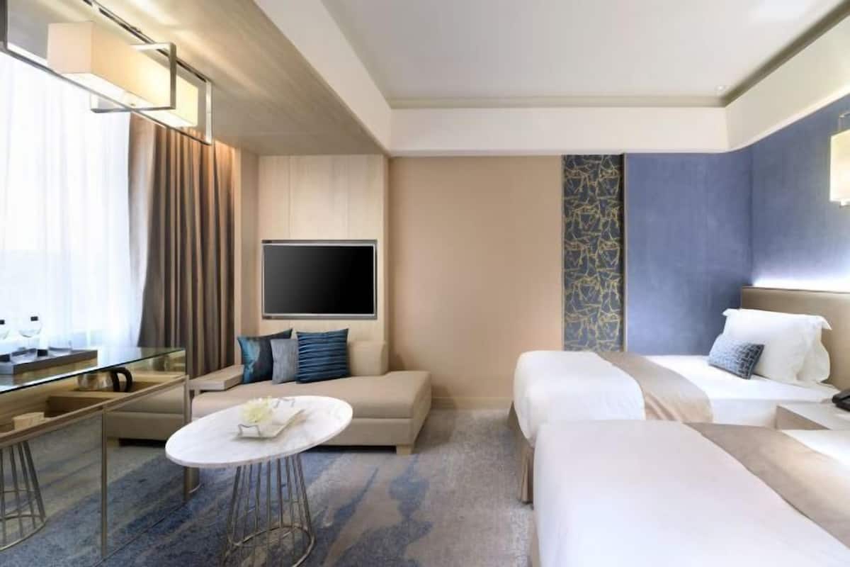 In-room safe, blackout curtains, soundproofing, iron/ironing board