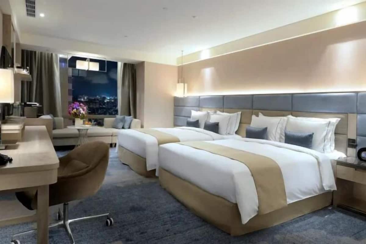 In-room safe, blackout curtains, soundproofing, iron/ironing board