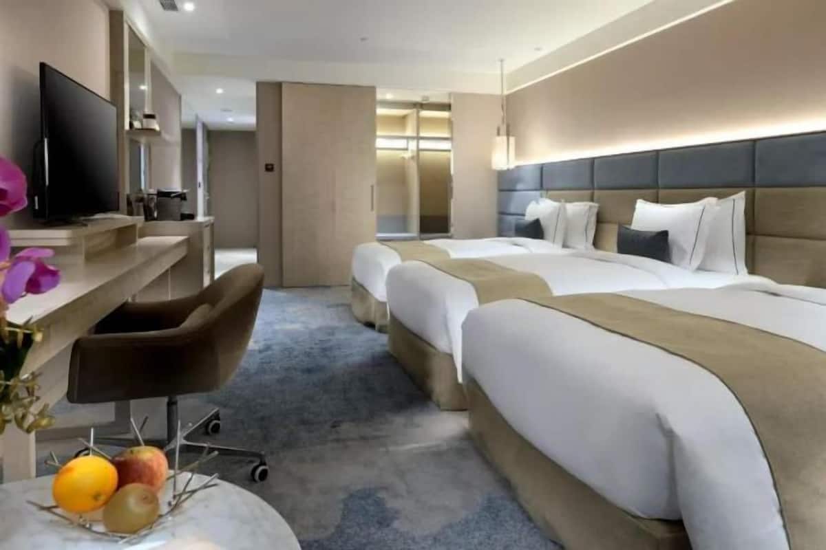 In-room safe, blackout curtains, soundproofing, iron/ironing board