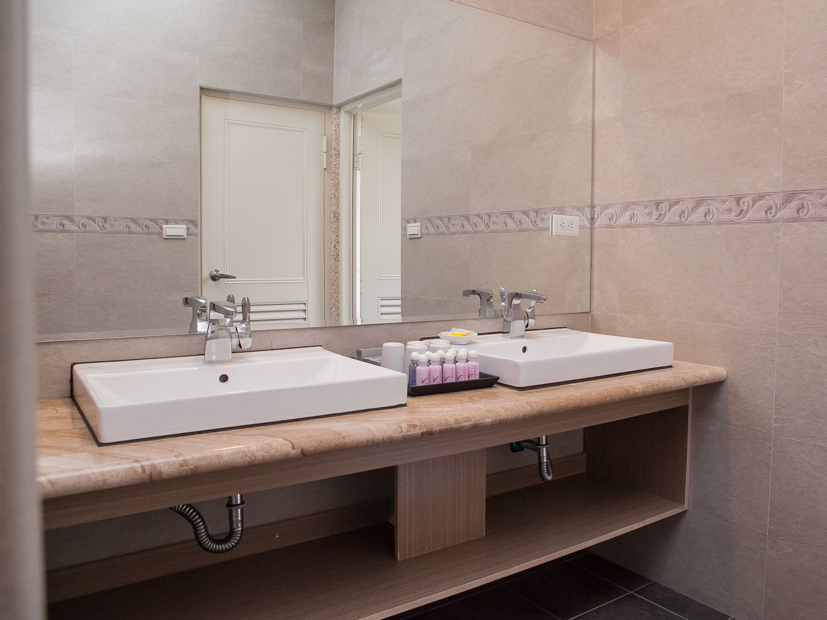 economy room | bathroom sink