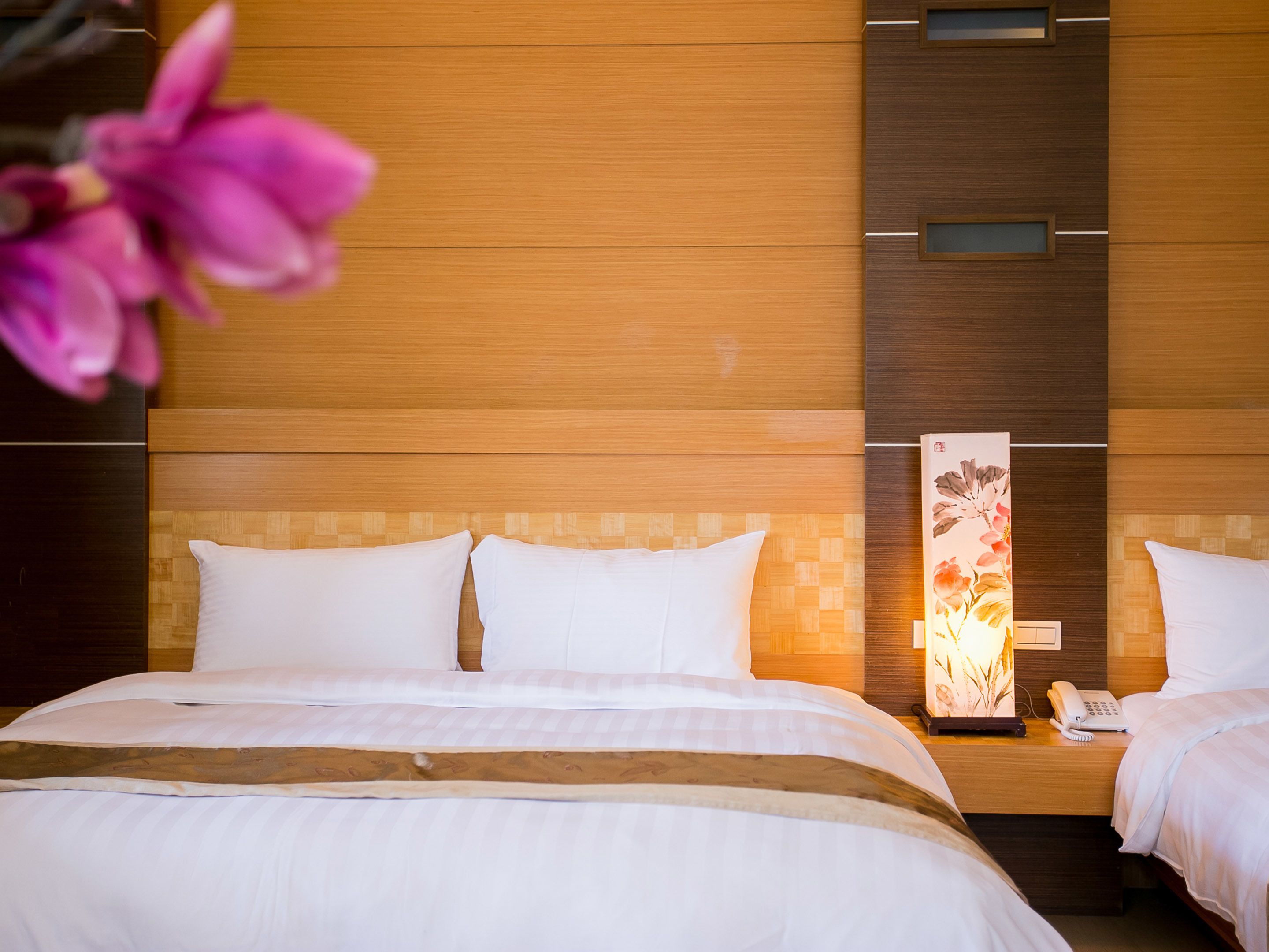 family room | premium bedding, in-room safe, desk, blackout curtains