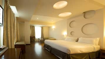 Premium Room, 1 Bedroom, Accessible, City View | Desk, free WiFi