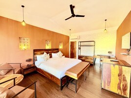 Elite Room | Premium bedding, in-room safe, desk, blackout drapes