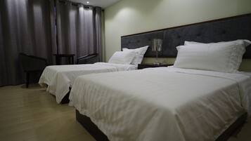 1 bedroom, in-room safe, desk, iron/ironing board