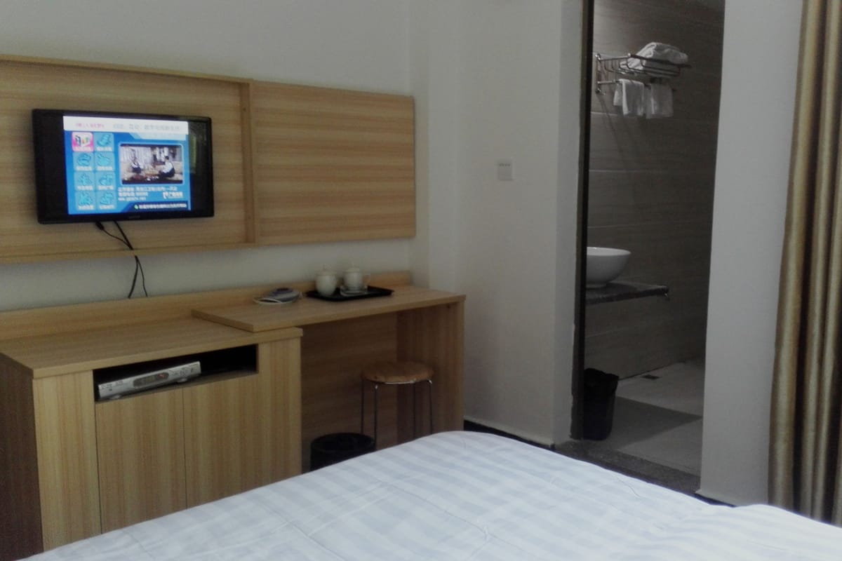 Desk, blackout curtains, free WiFi