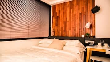 Iron/ironing board, free WiFi, bed sheets